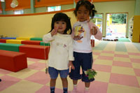 �q������